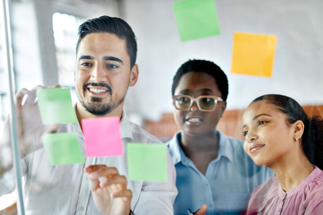 Führungskräftetrainings mit Wirkung und Nutzen für die Praxis – aktuelle Präsenz- und Online-Kurse