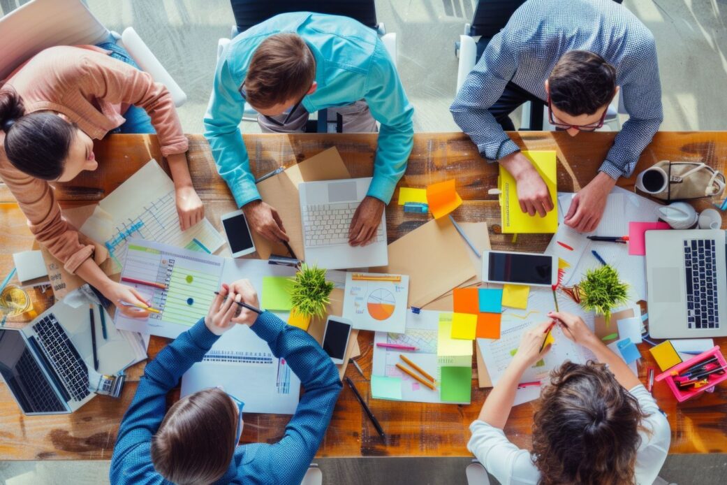 Digitale Weiterbildung 2020/2021: von Euphorie zum Webinar-Frust - Personalentwickler und Führungskräfte konzentrieren sich auf Kernthemen der betrieblichen Bildung